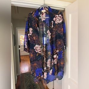 Floral kimono. Like new. Size M